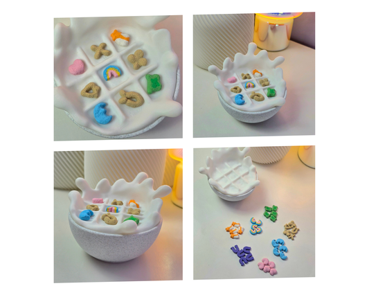 Kruisje Nulletje bordspel in de vorm van een kommetje met melk en lucky charms ontbijtgranen speelstukken